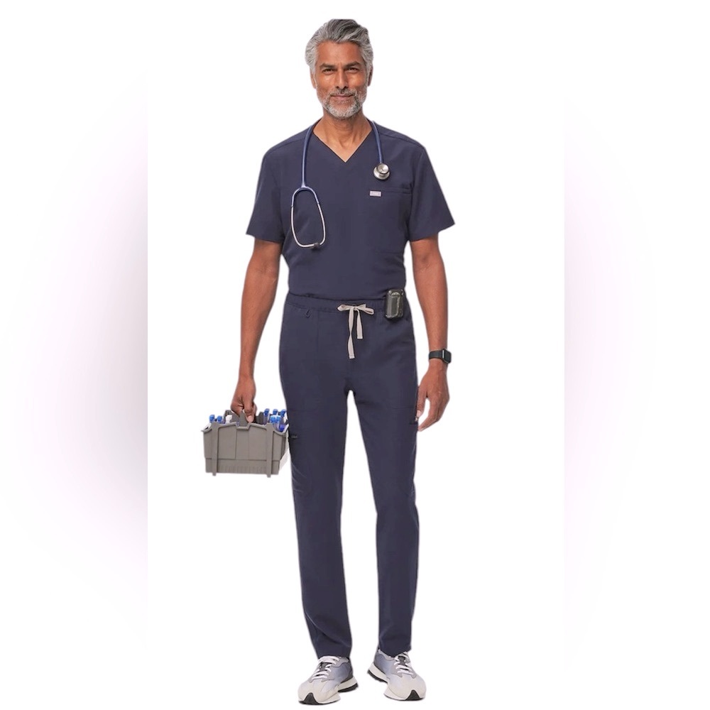 NWOT Figs Cairo Cargo Scrub Pants Men’s Large